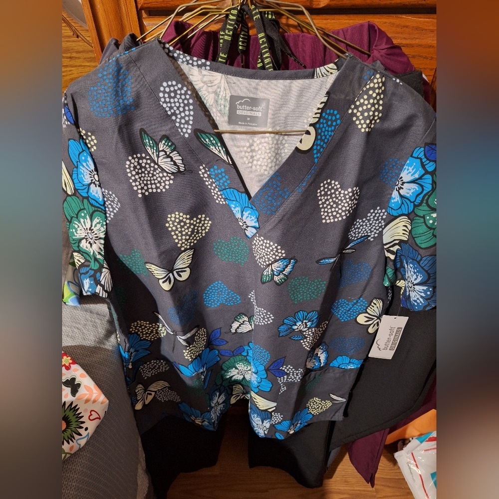 Scrub top